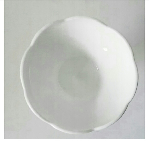 VINTAGE MILK GLASS PEDESTAL |  Grape Desig… - Picture 4 of 9